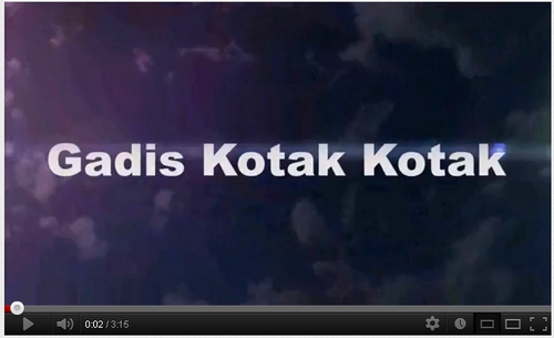 gadis_kotak_kotak_01