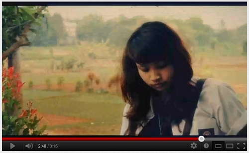 gadis_kotak_kotak_08