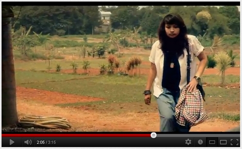 gadis_kotak_kotak_12