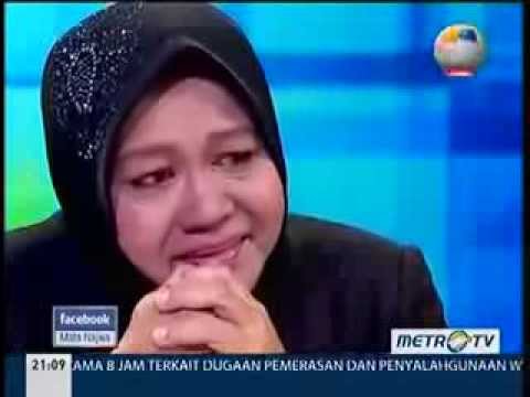 Risma-nangis-di-Metro-TV-dalam-acara-Mata-Najwa
