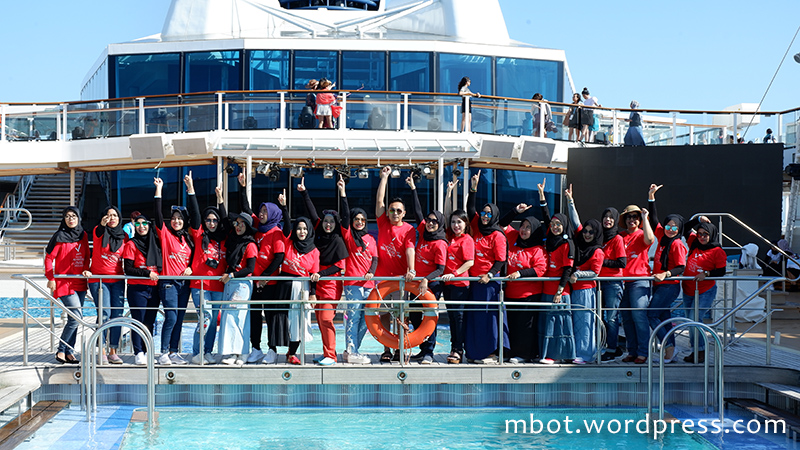 Rombongan SimpleBizNet di Oriflame Gold Cruise 2017